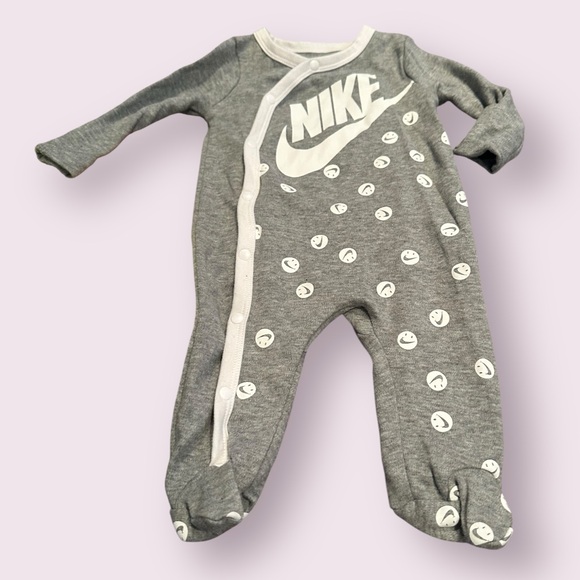 Baby Nike One Piece Footie Set - Gray Smiley Face and Multicolor - Picture 2 of 9